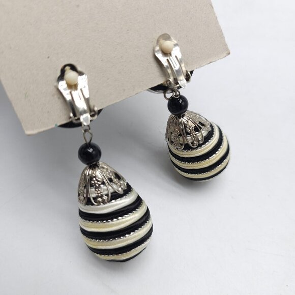 Vintage 1980s Striped Clip Teardrop Earrings Black Faceted Silver Tone Details - Picture 3 of 4